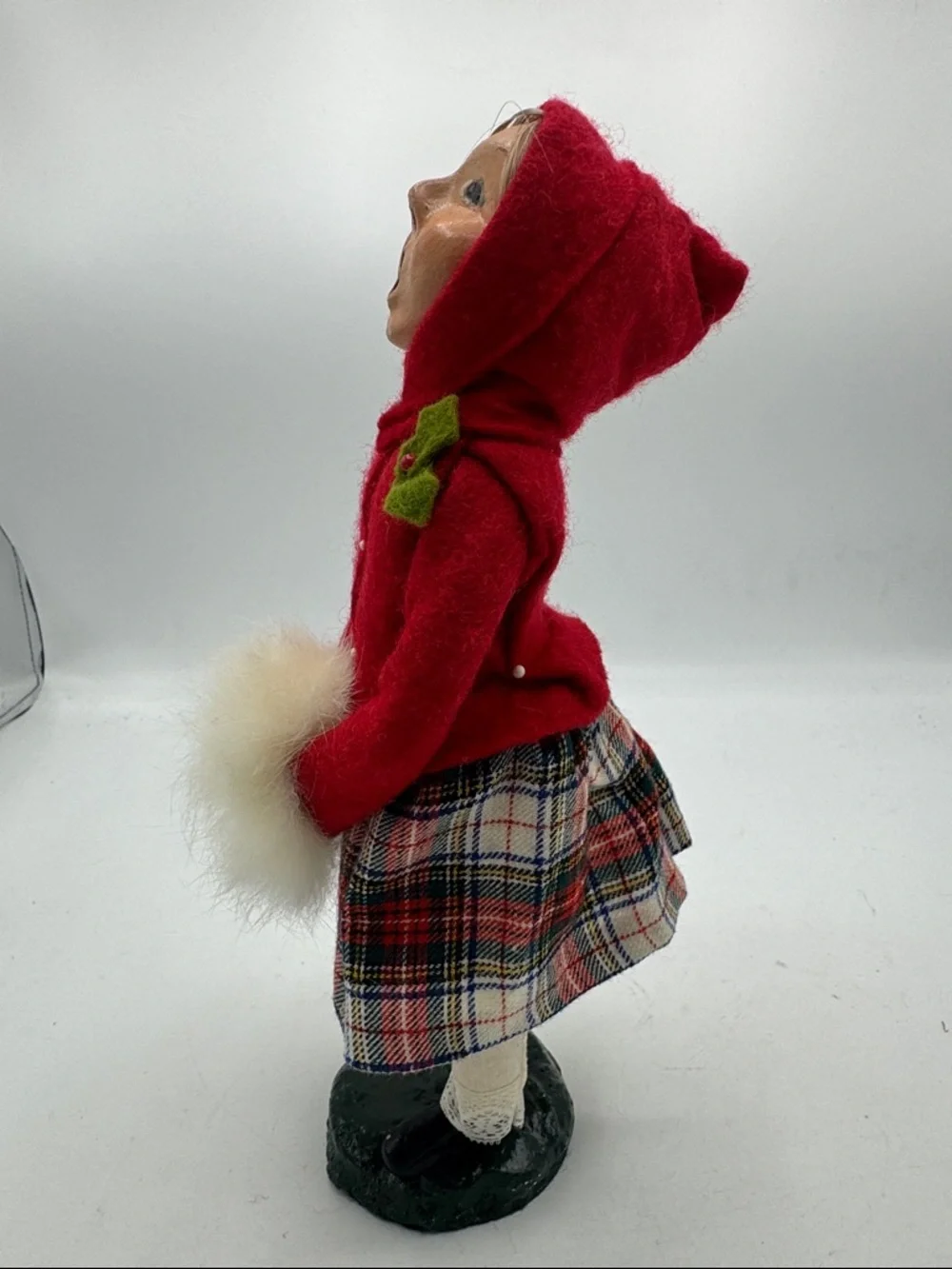 Byers choice Victorian Caroler Girl